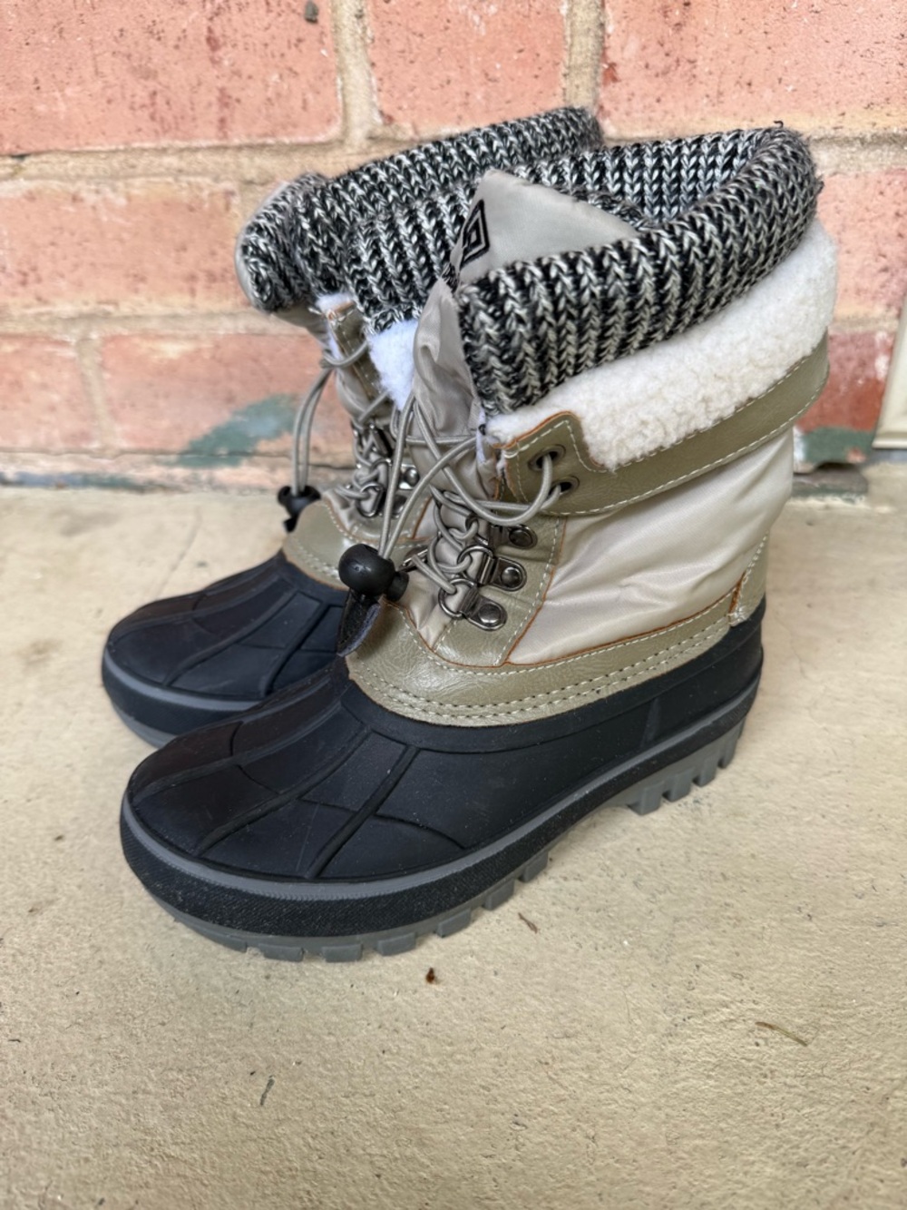 Boy’s Black & Beige Insulated Winter Snow Boots - Quilted Knit Top
